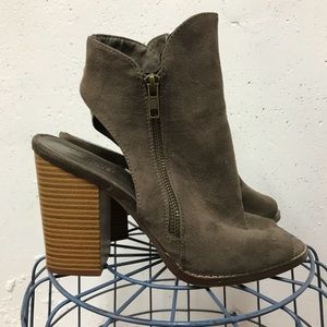 Open toed “bootie”